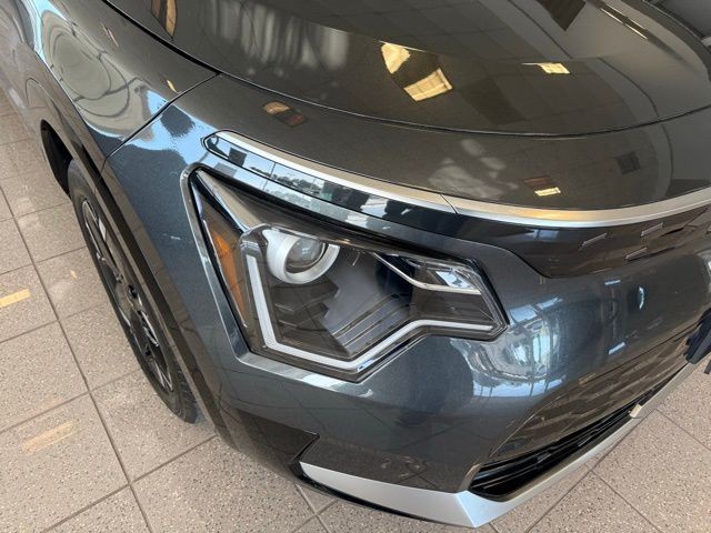 Kia Niro EV Vehicle Full-screen Gallery Image 09