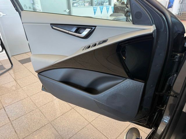 Kia Niro EV Vehicle Full-screen Gallery Image 20