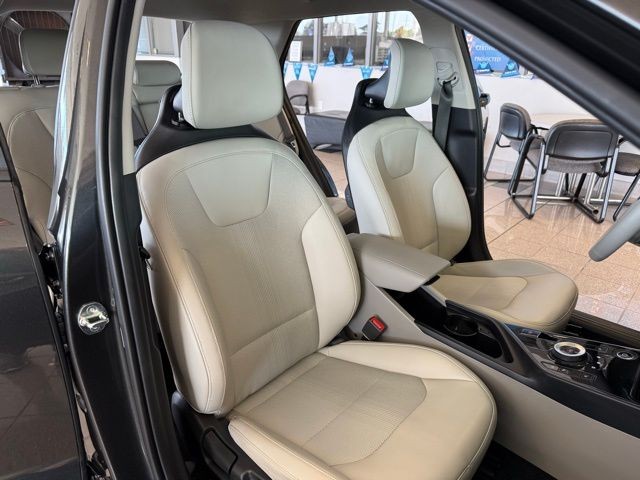 Kia Niro EV Vehicle Full-screen Gallery Image 26