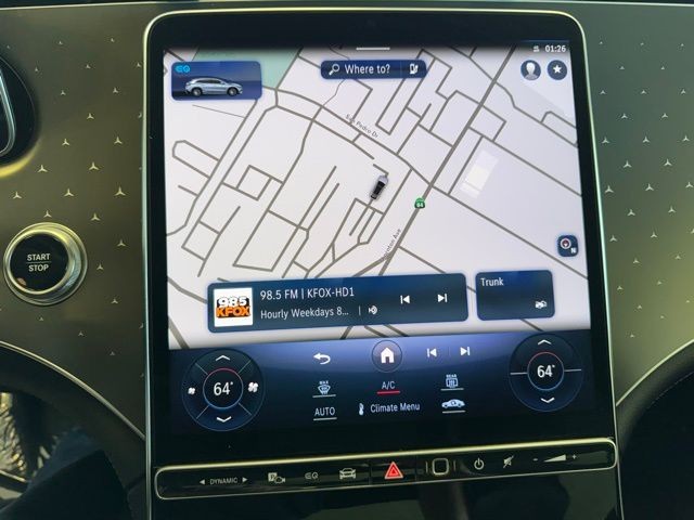 Mercedes-Benz EQS Vehicle Full-screen Gallery Image 14