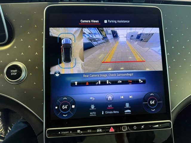 Mercedes-Benz EQS Vehicle Full-screen Gallery Image 15