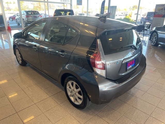 Toyota Prius c Vehicle Full-screen Gallery Image 11