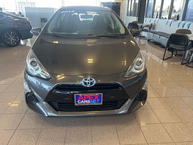 Toyota Prius c Vehicle Full-screen Gallery Image 17