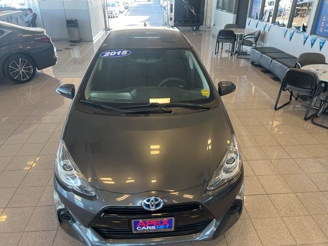 Toyota Prius c Vehicle Full-screen Gallery Image 18