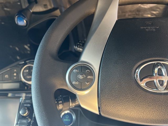 Toyota Prius c Vehicle Full-screen Gallery Image 24