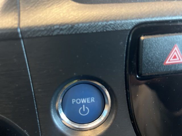 Toyota Prius c Vehicle Full-screen Gallery Image 31