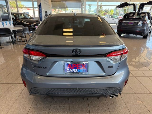Toyota Corolla Vehicle Full-screen Gallery Image 04