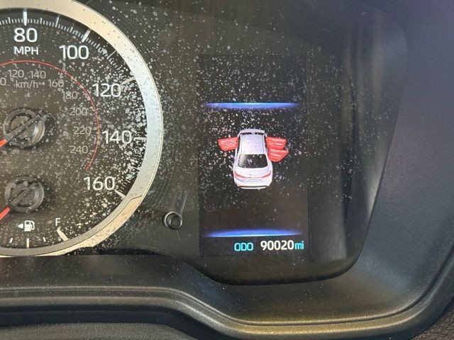 Toyota Corolla Vehicle Full-screen Gallery Image 11