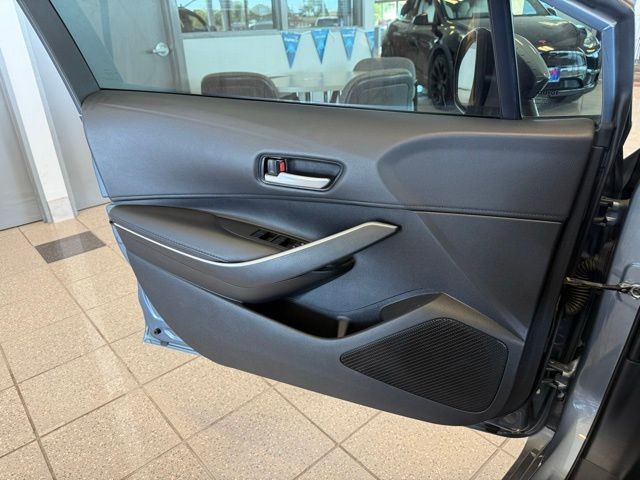 Toyota Corolla Vehicle Full-screen Gallery Image 18