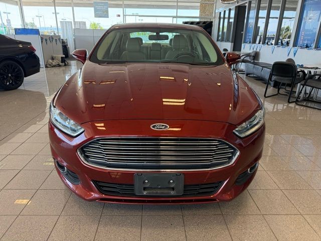 Ford Fusion Energi Vehicle Full-screen Gallery Image 07