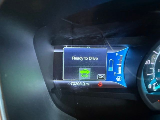 Ford Fusion Energi Vehicle Full-screen Gallery Image 12