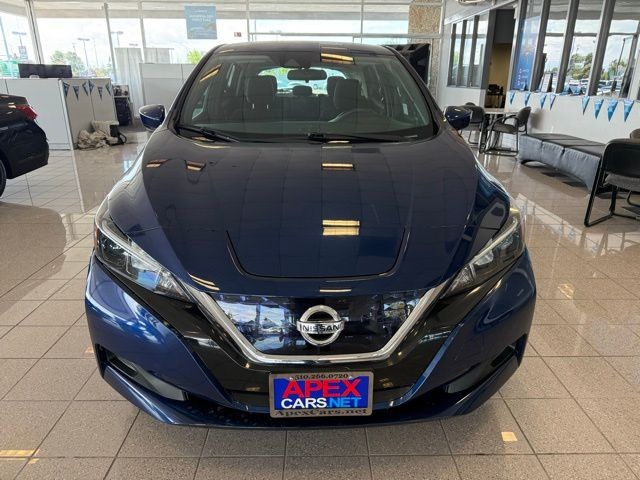 Nissan LEAF Vehicle Full-screen Gallery Image 07