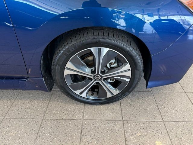 Nissan LEAF Vehicle Full-screen Gallery Image 10