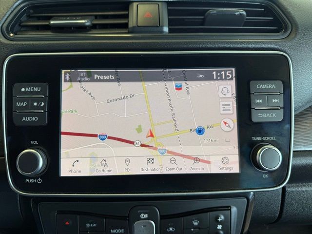 Nissan LEAF Vehicle Full-screen Gallery Image 13