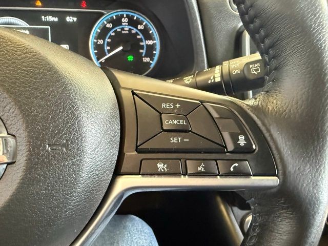 Nissan LEAF Vehicle Full-screen Gallery Image 14