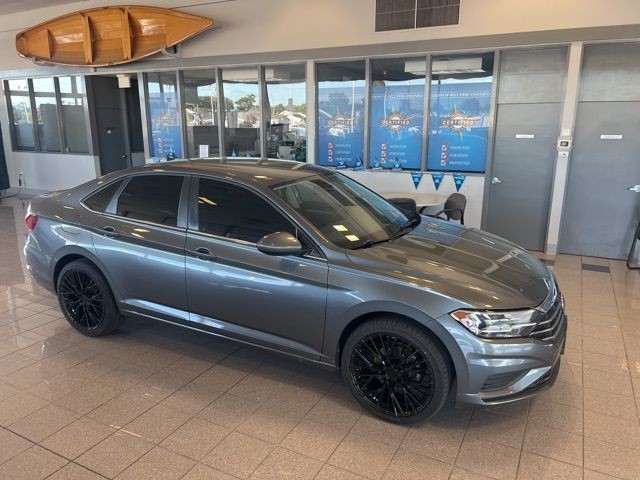 Volkswagen Jetta Vehicle Full-screen Gallery Image 03