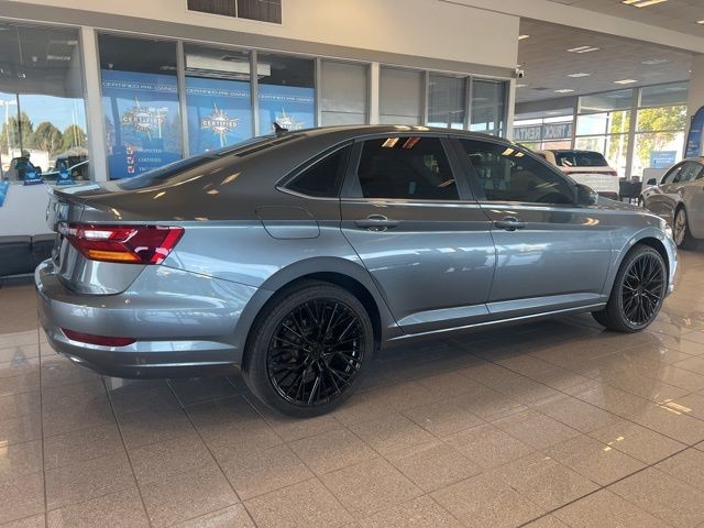 Volkswagen Jetta Vehicle Full-screen Gallery Image 04