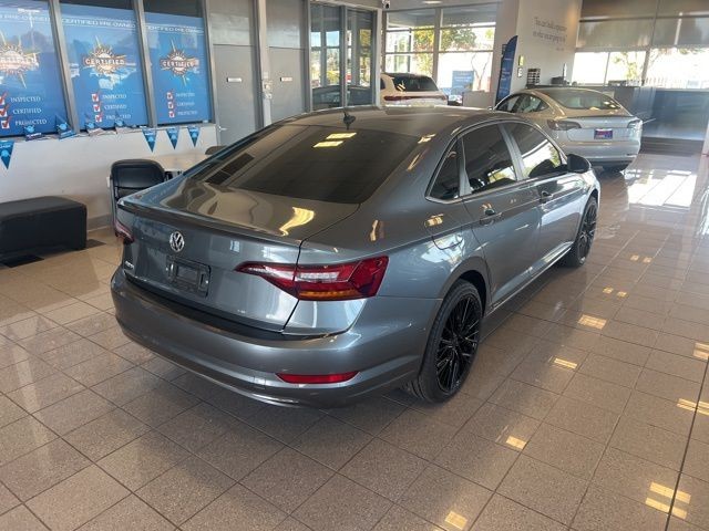 Volkswagen Jetta Vehicle Full-screen Gallery Image 06