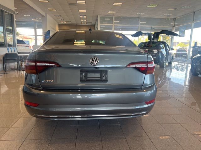 Volkswagen Jetta Vehicle Full-screen Gallery Image 07