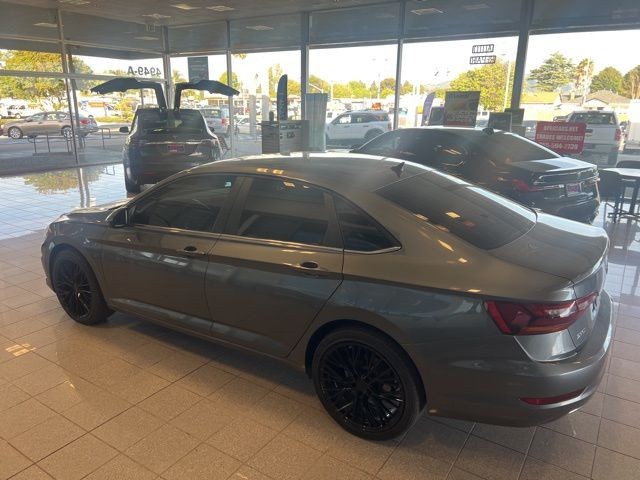 Volkswagen Jetta Vehicle Full-screen Gallery Image 11