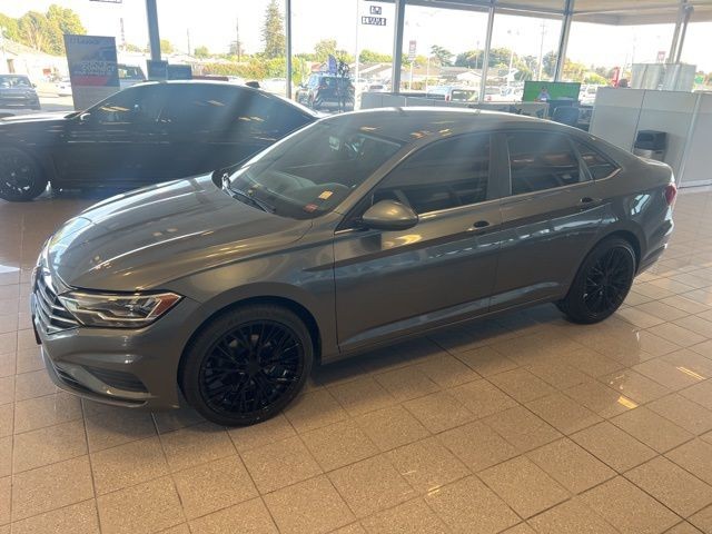 Volkswagen Jetta Vehicle Full-screen Gallery Image 13