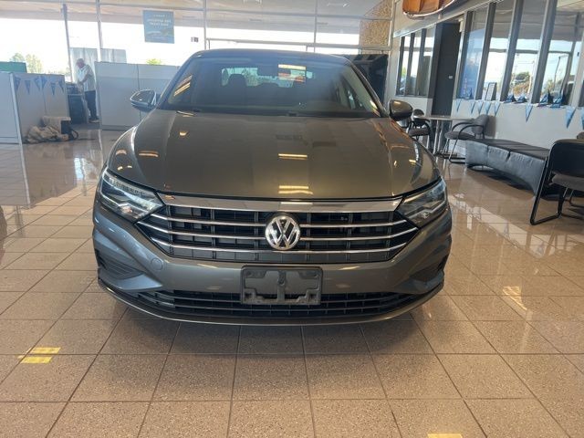 Volkswagen Jetta Vehicle Full-screen Gallery Image 14