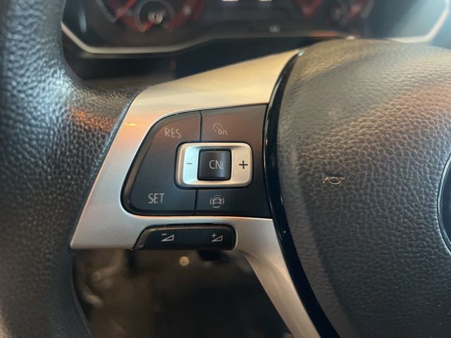 Volkswagen Jetta Vehicle Full-screen Gallery Image 19