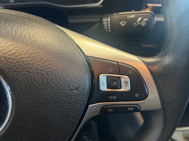 Volkswagen Jetta Vehicle Full-screen Gallery Image 20