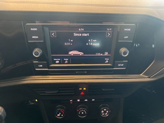 Volkswagen Jetta Vehicle Full-screen Gallery Image 22