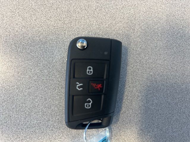 Volkswagen Jetta Vehicle Full-screen Gallery Image 28