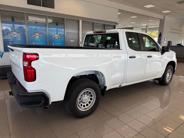 Chevrolet Silverado 1500 Vehicle Full-screen Gallery Image 03