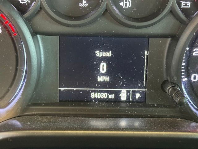 Chevrolet Silverado 1500 Vehicle Full-screen Gallery Image 13