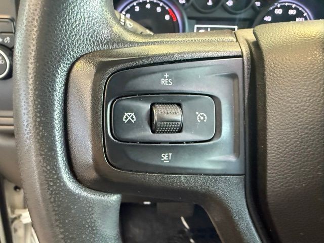 Chevrolet Silverado 1500 Vehicle Full-screen Gallery Image 17