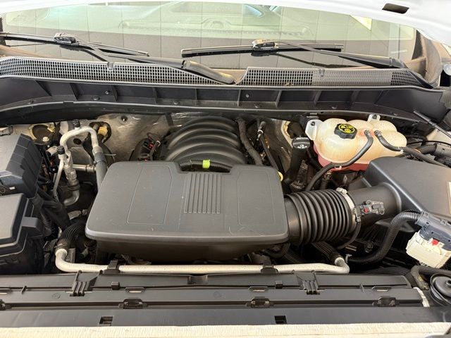 Chevrolet Silverado 1500 Vehicle Full-screen Gallery Image 26