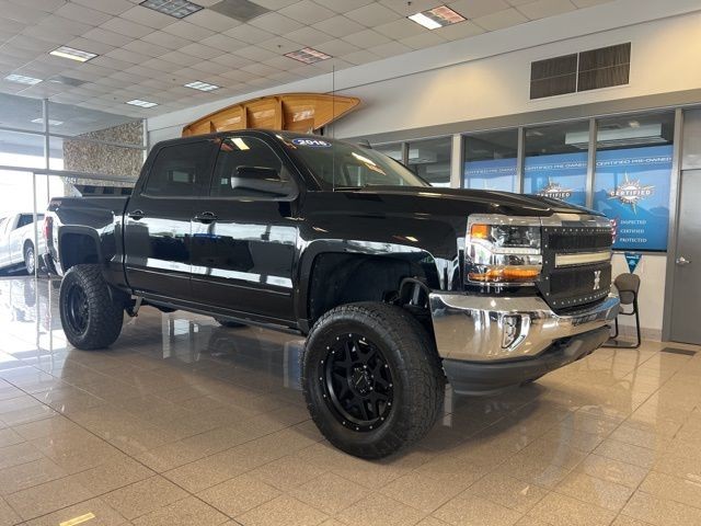 Chevrolet Silverado 1500 Vehicle Full-screen Gallery Image 02