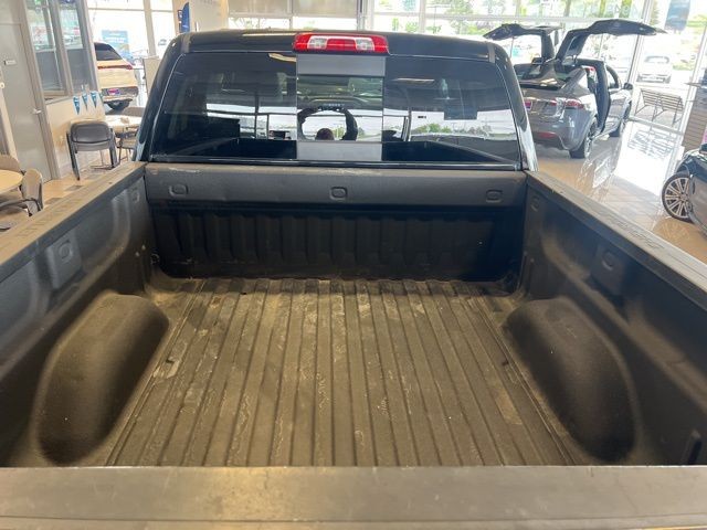 Chevrolet Silverado 1500 Vehicle Full-screen Gallery Image 10