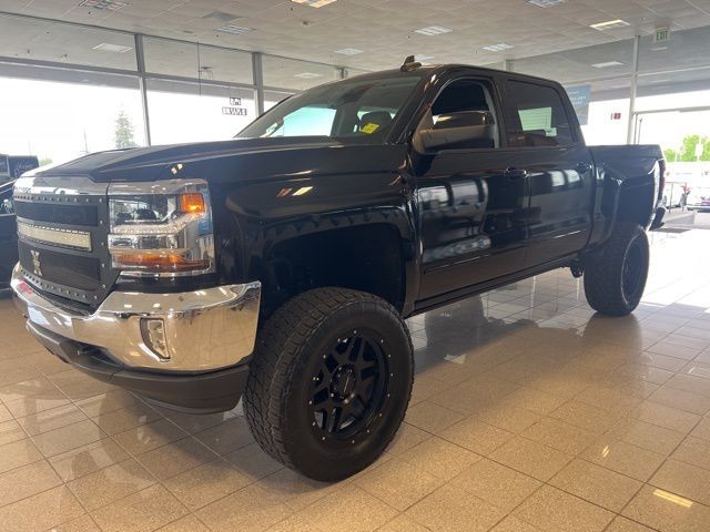 Chevrolet Silverado 1500 Vehicle Full-screen Gallery Image 14