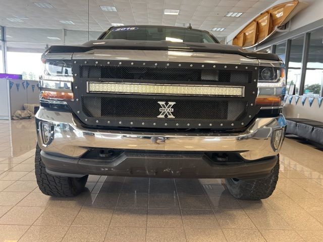 Chevrolet Silverado 1500 Vehicle Full-screen Gallery Image 15