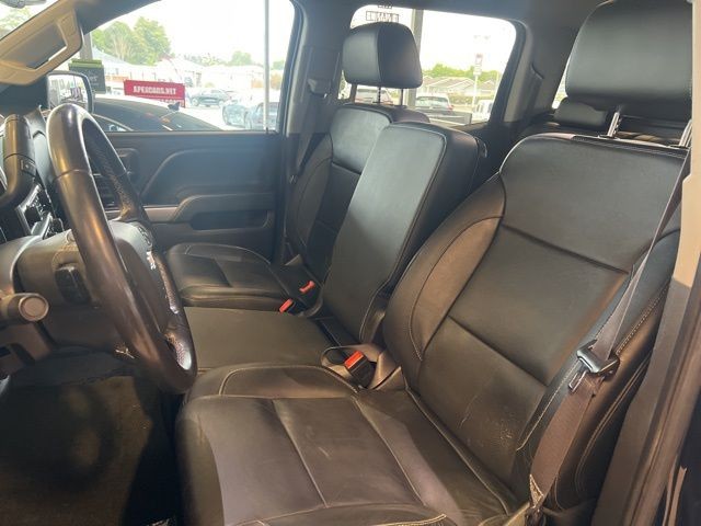 Chevrolet Silverado 1500 Vehicle Full-screen Gallery Image 19