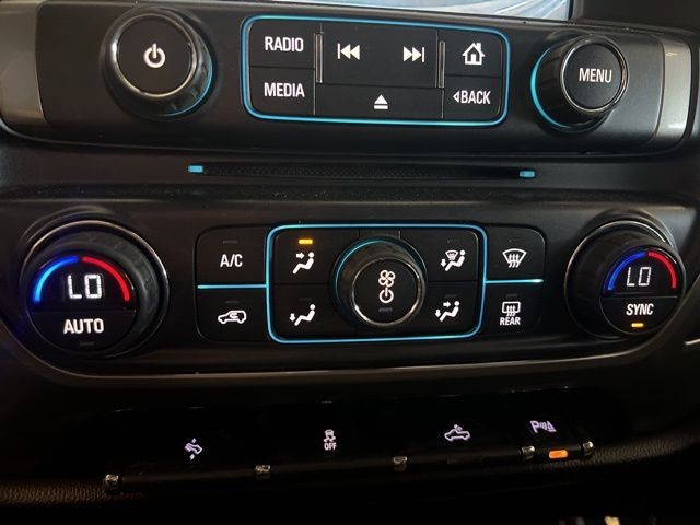 Chevrolet Silverado 1500 Vehicle Full-screen Gallery Image 28