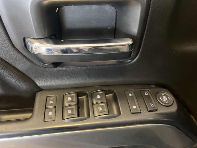 Chevrolet Silverado 1500 Vehicle Full-screen Gallery Image 31