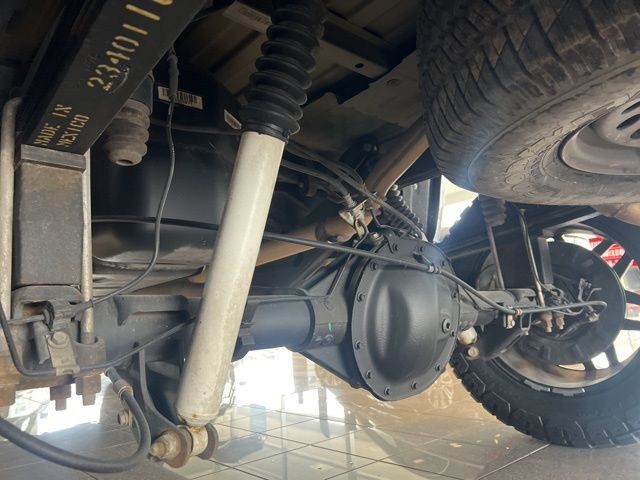 Chevrolet Silverado 1500 Vehicle Full-screen Gallery Image 35