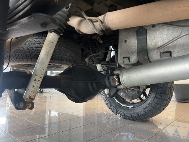 Chevrolet Silverado 1500 Vehicle Full-screen Gallery Image 36