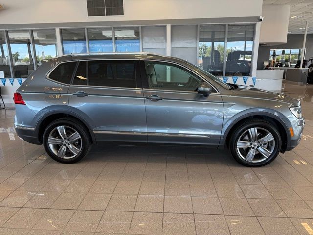 Volkswagen Tiguan Vehicle Full-screen Gallery Image 02