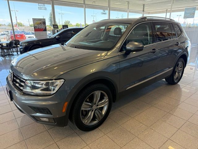 Volkswagen Tiguan Vehicle Full-screen Gallery Image 06