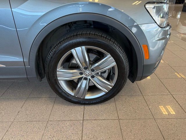 Volkswagen Tiguan Vehicle Full-screen Gallery Image 10