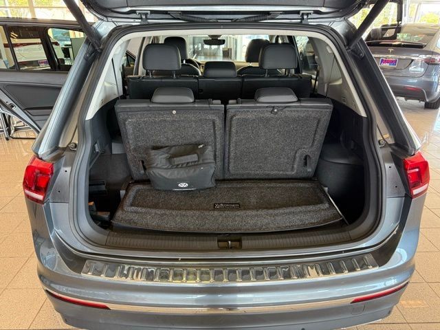 Volkswagen Tiguan Vehicle Full-screen Gallery Image 22