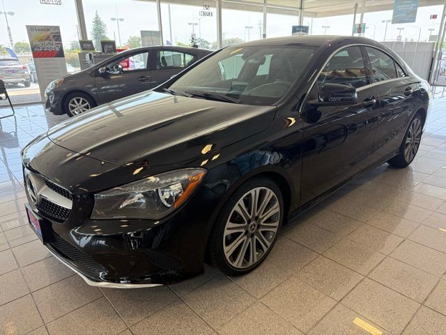 Mercedes-Benz CLA Vehicle Full-screen Gallery Image 06