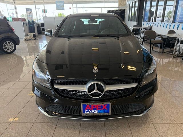 Mercedes-Benz CLA Vehicle Full-screen Gallery Image 07