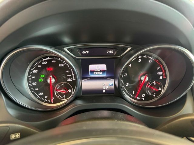 Mercedes-Benz CLA Vehicle Full-screen Gallery Image 13